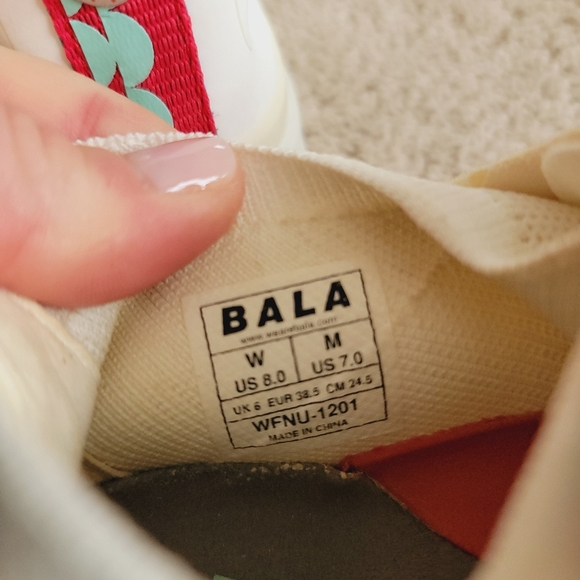 Bala Nurse Sneakers 8 - Picture 6 of 7